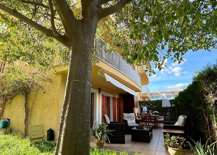 Spacious Apartment Close To The Beach